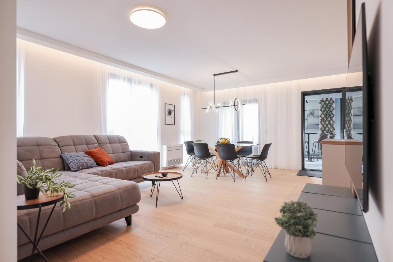 Komod Apartman *