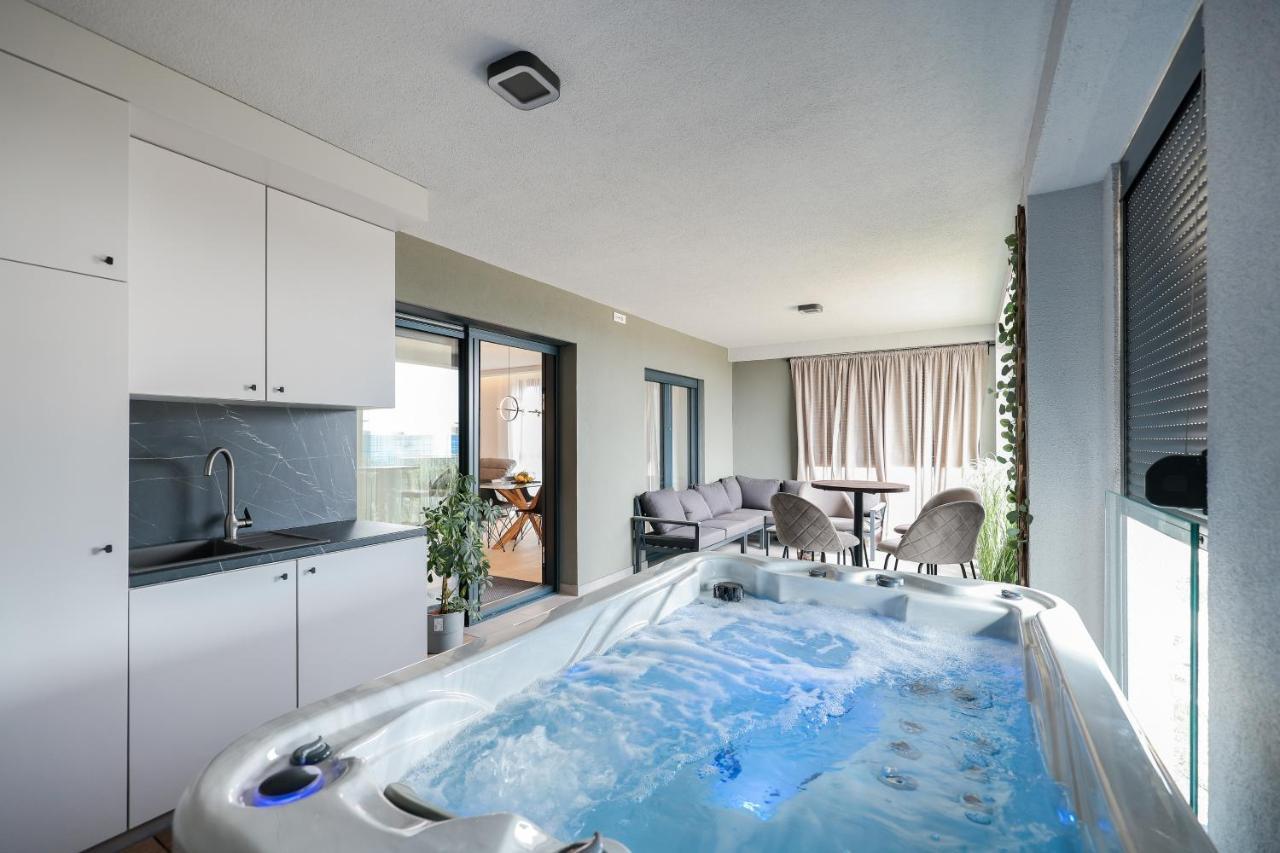 Apartman Komod *